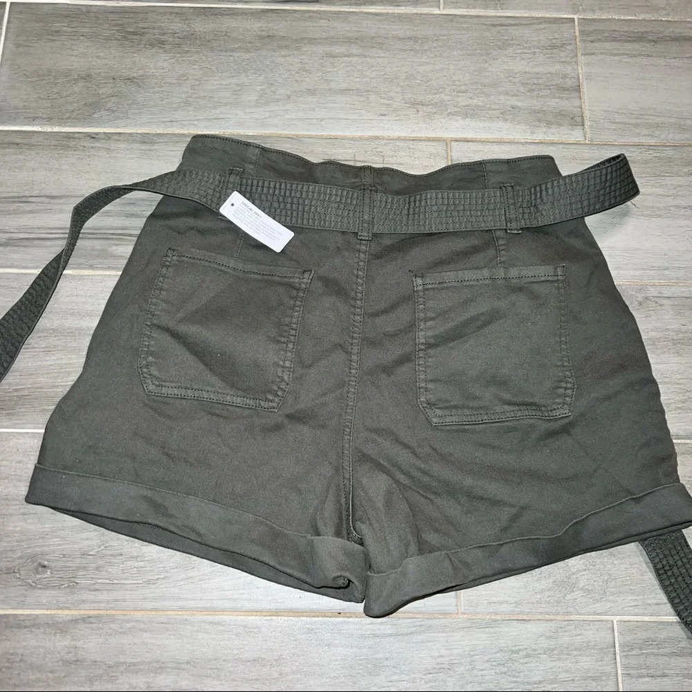 Arizona Jean Company Army Green High Rise Tie Waist Shorts, Size 11 - Picture 4 of 4